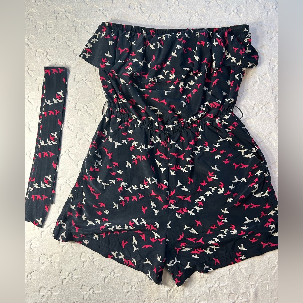 Adorable silk romper
Cailie Jade brand 
Size S